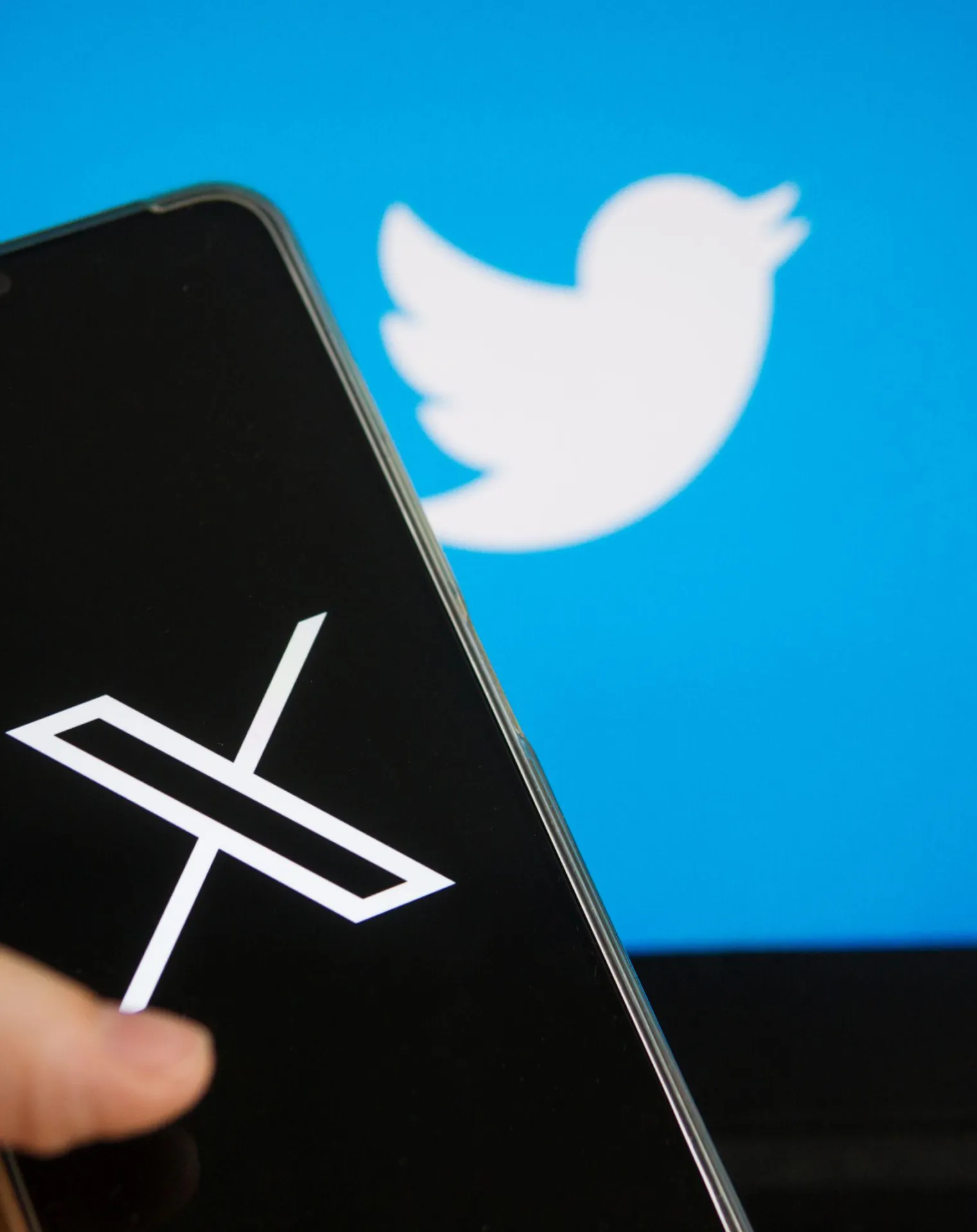 Twitter cambia finalmente a X.